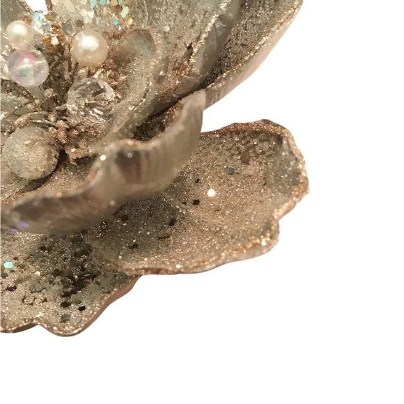 (5)- Five Jeweled Magnolia flowers - Picture 4 of 5